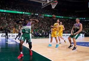 Liga Endesa: Σβηστά το 2-0 η Μάλαγα, 97-74 την Τενερίφη και εισιτήριο για τους &quot;4&quot; (vids)
