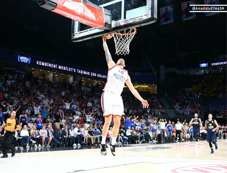 Μια νίκη μακριά από τον τίτλο η Εφές, 86-76 την Φενέρμπαχτσε (pics-vids)