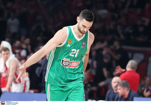Τα συνεχόμενα τρίποντα του Παπαπέτρου (vid)