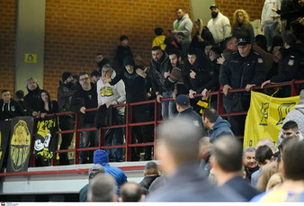 Λαύριο-Μαρούσι: Επεισόδια, διακοπή και εκκένωση του γηπέδου! (vids)