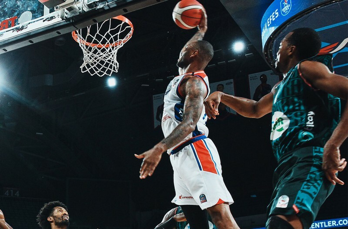 BSL: Αγκαλιά με τον τίτλο η Εφές, 85-68 την Καρσίγιακα (pics &amp; vids)