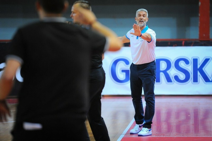 Ζιάγκος: "Πρέπει να βγουν όλοι μπροστά"