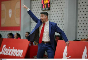 Νίκλας: &quot;Θα βγούμε με ψυχή και με το... μαχαίρι στα δόντια&quot;
