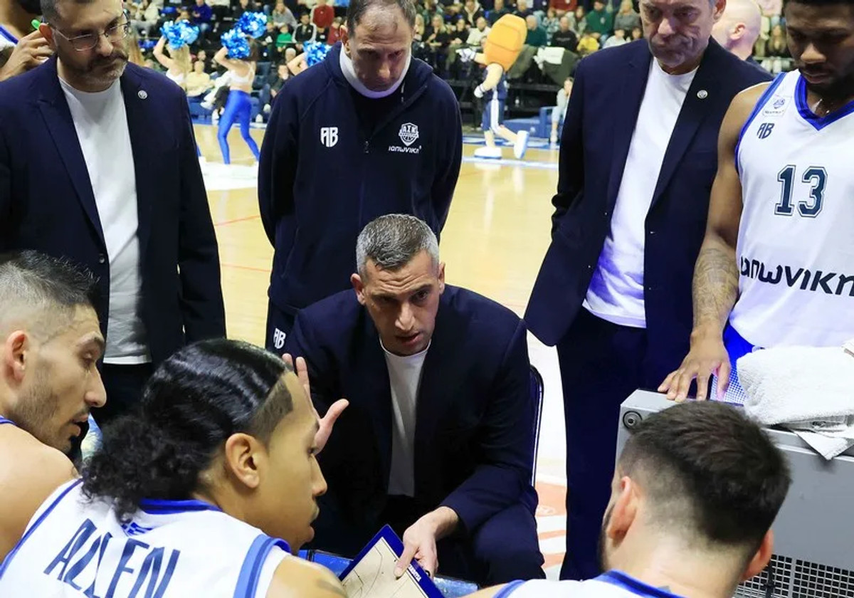 Παπανικολόπουλος: &quot;Σημαντική νίκη απέναντι στην 3η ομάδα της Ελλάδας&quot; (vid)