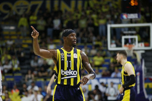 BSL: Με φοβερό Χέις το 1-0 η Φενέρμπαχτσε, 96-88 την Μπεσίκτας