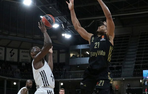 Βιλερμπάν-Μπάγερν 68-77: Με φοβερό και τρομερό Ρούμπιτ (pics &amp; vid)