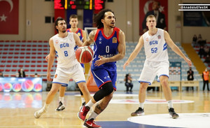 Μπουγιούκτσεκμετσε-Εφές 71-96: Τρίτη σερί νίκη πριν τον Ολυμπιακό