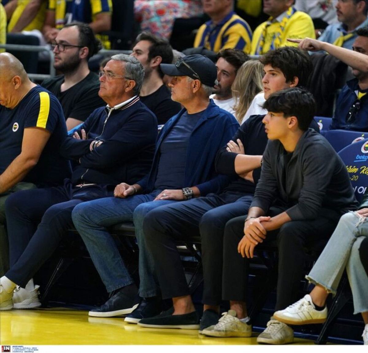 Ο Ζοζέ Μουρίνιο στο Φενέρμπαχτσε-Ολυμπιακός (gallery)