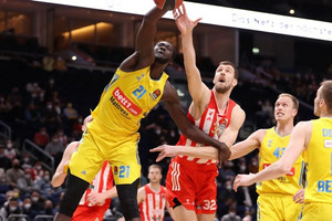 Άλμπα-Ερυθρός Αστέρας 74-70: Νίκησε και ελπίζει (vid)