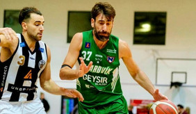 Λαμπρόπουλος: &quot;Οι Ισλανδοί φέρονται το ίδιο σε όλους τους ξένους, είναι αρκετά φιλικοί&quot;