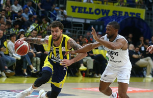 Επιτέλους νίκη η Φενέρμπαχτσε, 87-66 την Μπεσίκτας