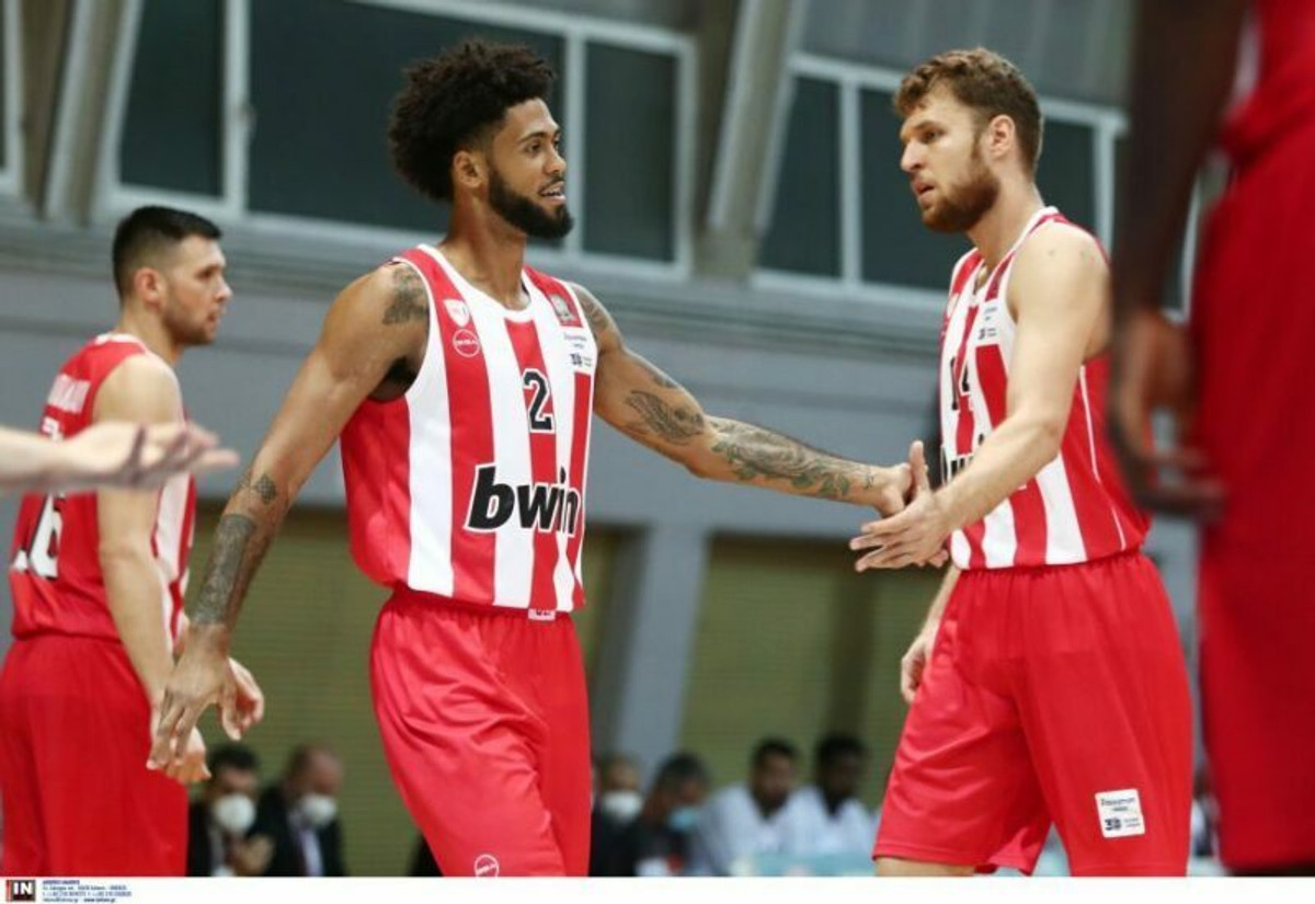 &quot;Καταιγίδα&quot; στο Λαύριο ο Ολυμπιακός 108-72 (gallery)