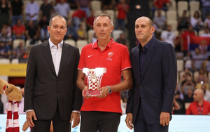 Τίμησε τον Μίλαν Τόμιτς η ΚΑΕ Ολυμπιακός (pics)