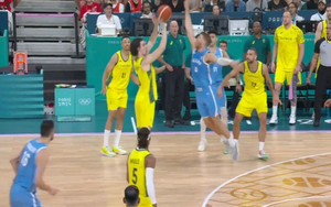 Το ανύπαρκτο φάουλ του Γουόκαπ στον Γκίντι (vid)