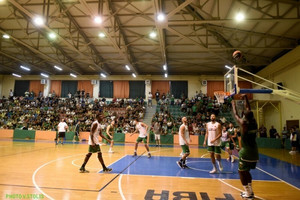 Κοσμοσυρροή στο κλειστό της Πορταριάς για την προπόνηση του Παναθηναϊκού (pics)
