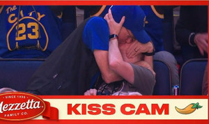 Ο έρως χρόνια δεν κοιτά: Το πιο.. spicy φιλί στο NBA! (vid)