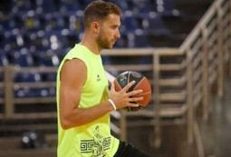Σχίζας: &quot;Με όπλο την άμυνα για τη νίκη κόντρα στην ΑΕΚ&quot;