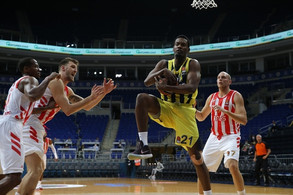 Η Φενέρμπαχτσε 77-63 τον Ερυθρό Αστέρα