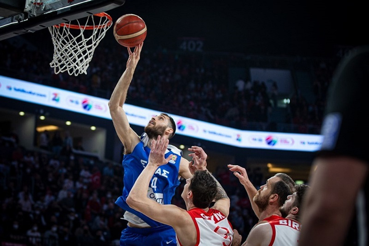 Με... καρφωματάρα Παπαγιάννη το νέο Top-10 της FIBA (video)