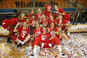 Η gallery της απονομής και οι δηλώσεις για την κατάκτηση του Κυπέλλου Γυναικών από τον Ολυμπιακό