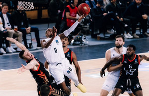 Με Σορτς το 1-0 η Παρί, 99-86 τους Λόντον Λάιονς (vid)