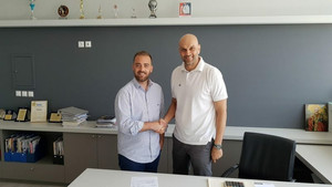 Η Κύμη φοράει Nickan!