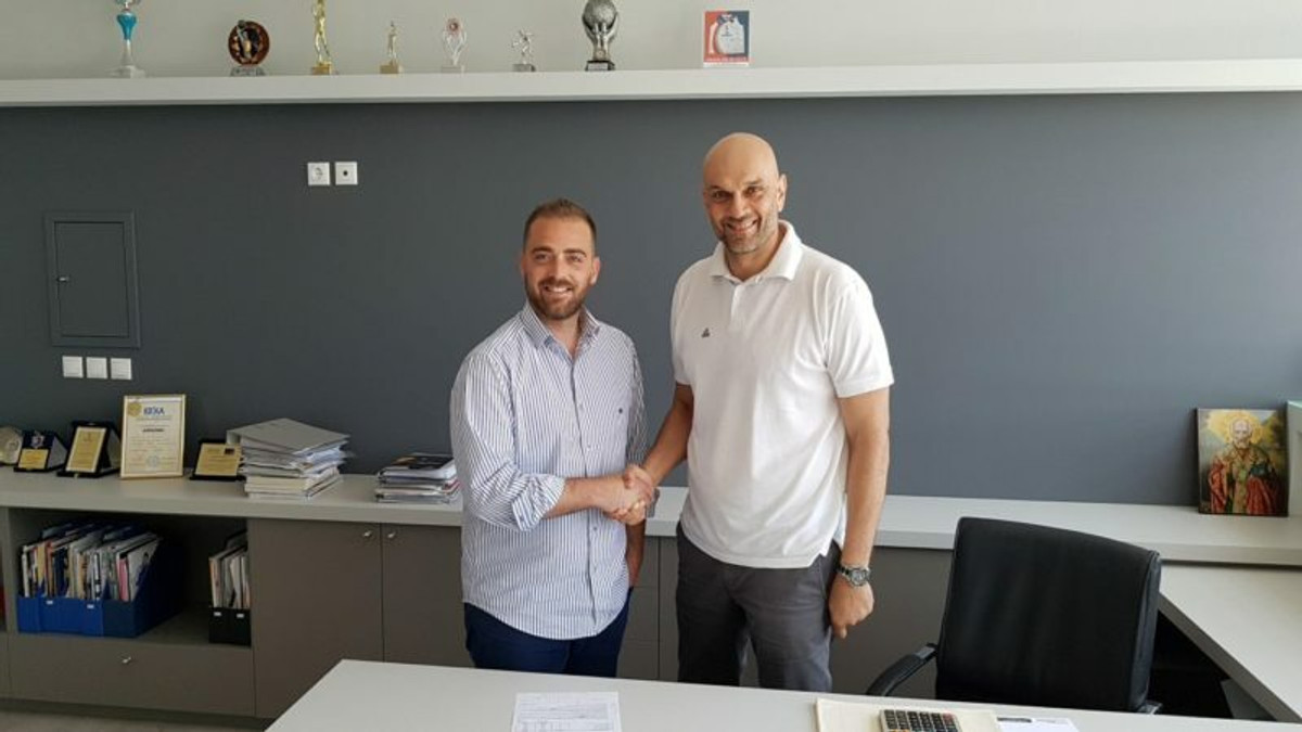 Η Κύμη φοράει Nickan!