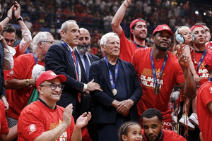 Αρμάνι: Αποθέωσε τον Μεσίνα - Αποκάλυψε με ποιους παίκτες έχει δεθεί περισσότερο