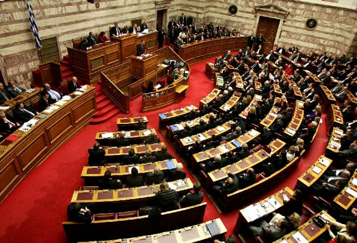 10 εκατομμύρια ευρώ δίνει η Βουλή στους πληγέντες