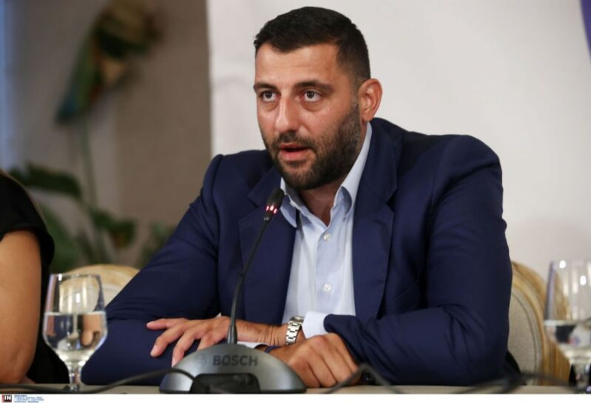 Μπουρούσης: &quot;Ένα παιδί από την Καρδίτσα κατάφερε να παίξει σε αυτές τις μεγάλες ομάδες&quot; (vid)