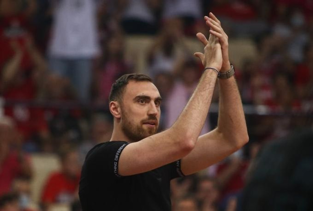 Ιταλία: &quot;Μεγάλη πρόταση της Βίρτους στον Μιλουτίνοβ, περιμένει τον Ολυμπιακό&quot;