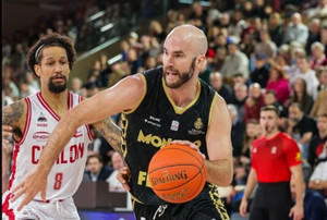 Γαλλία: Η Μονακό διέλυσε τη Σαλόν με 109-82