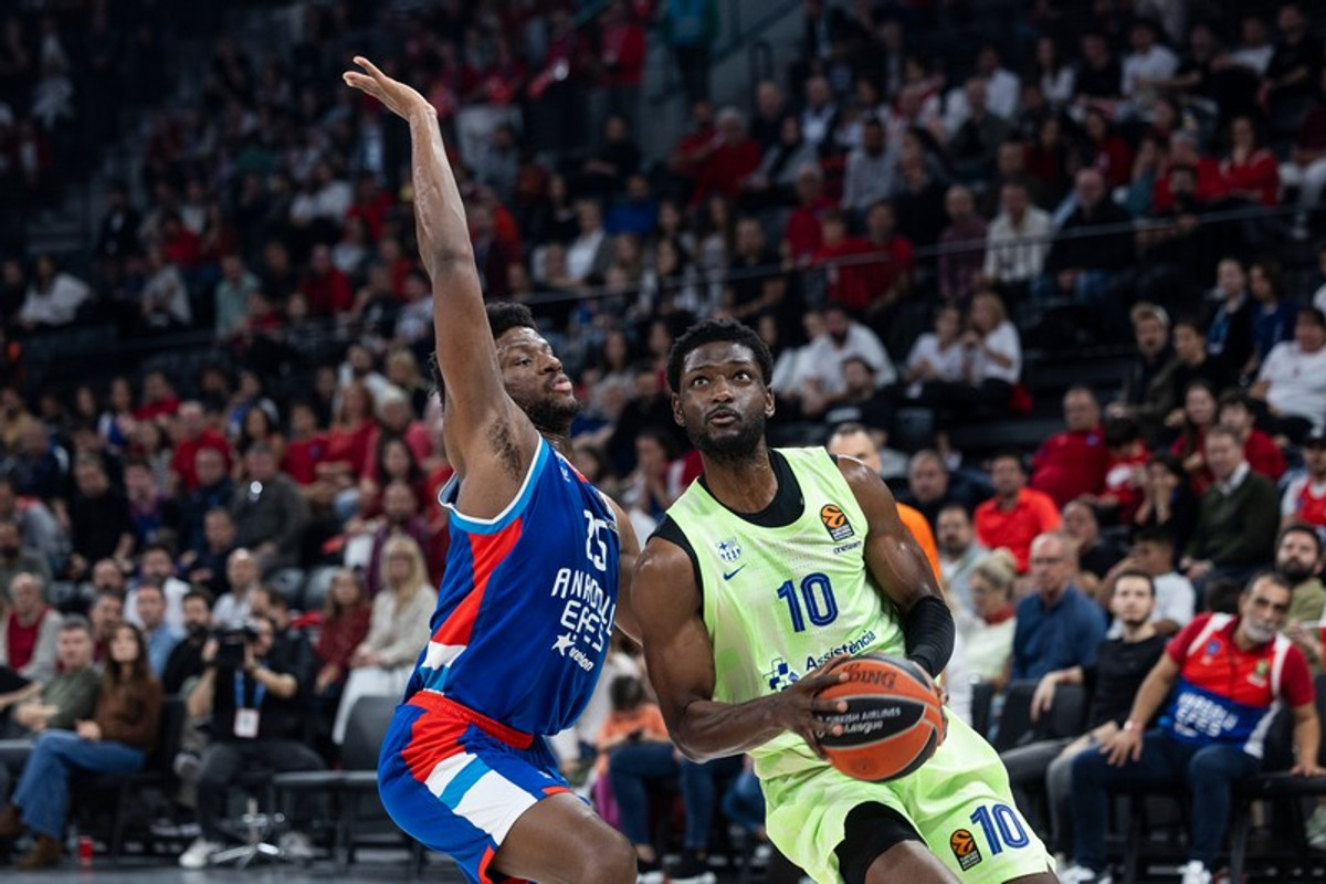 Η Μπαρτσελόνα 97-88 την Εφές πριν από το ΣΕΦ (vid)