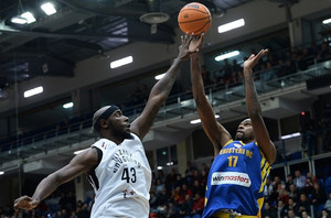 Έχασε βολές και αγώνα το Περιστέρι, 82-76 η Νίζνι (pics)