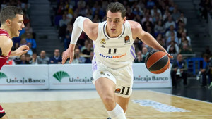 Το τρομερό κάρφωμα του Χεζόνια στην κορυφή του Top-10 (vid)