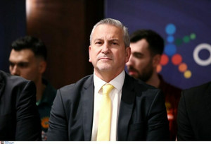 Ζούρος: &quot;Η ΑΕΚ μπαίνει στο γήπεδο για να διεκδικήσει όλα τα παιχνίδια&quot;