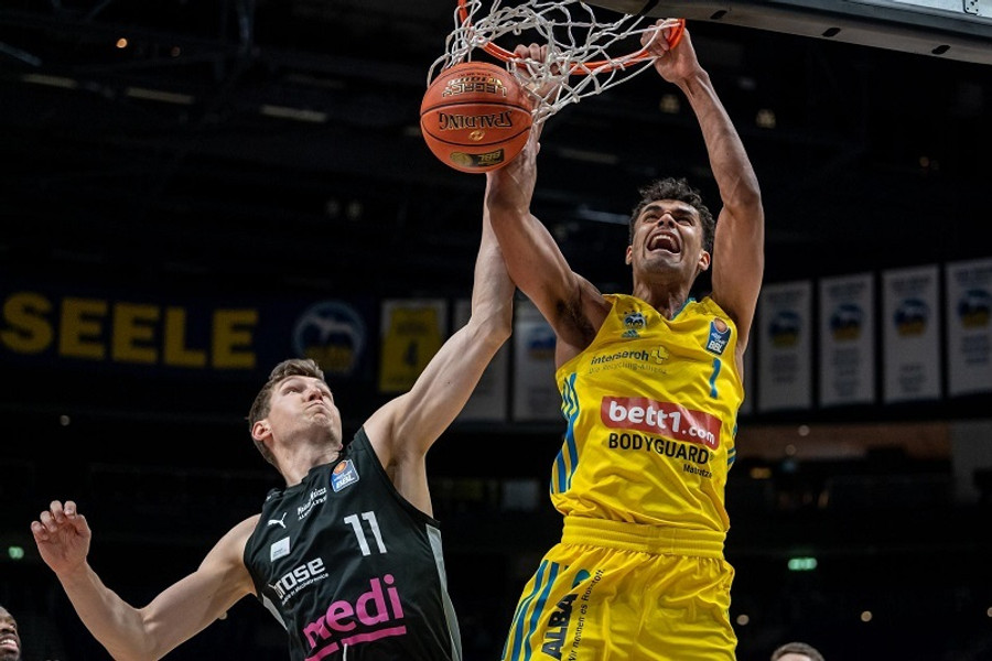 Με 35-4 στο τελευταίο δεκάλεπτο η Άλμπα 87-53 την Μπαϊρόιτ πριν από τον Παναθηναϊκό!