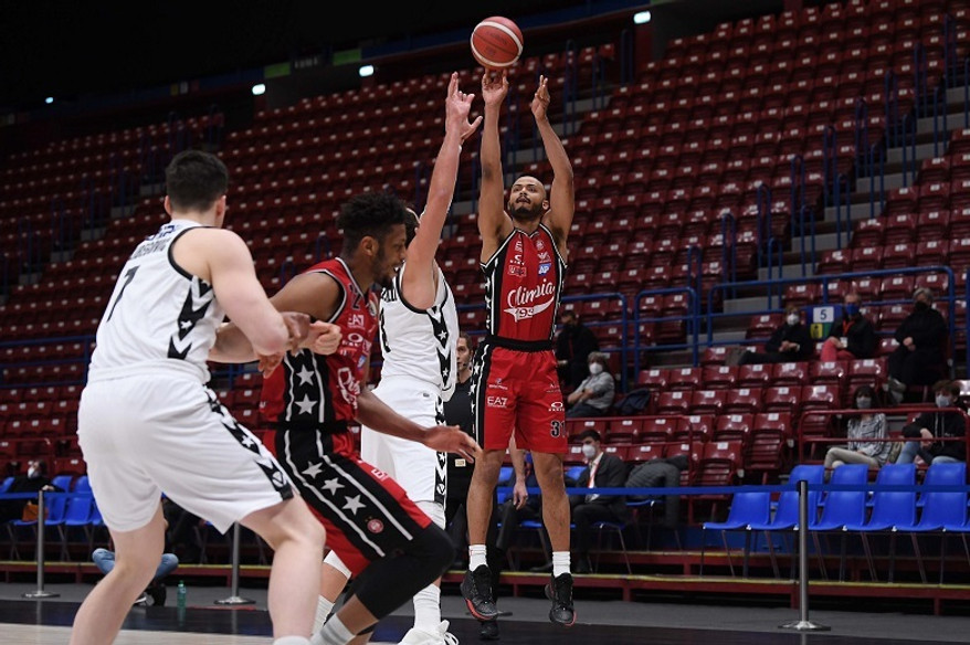 Με 35 πόντους του Σιλντς η Αρμάνι Μιλάνο 94-84 τη Βίρτους Μπολόνια!