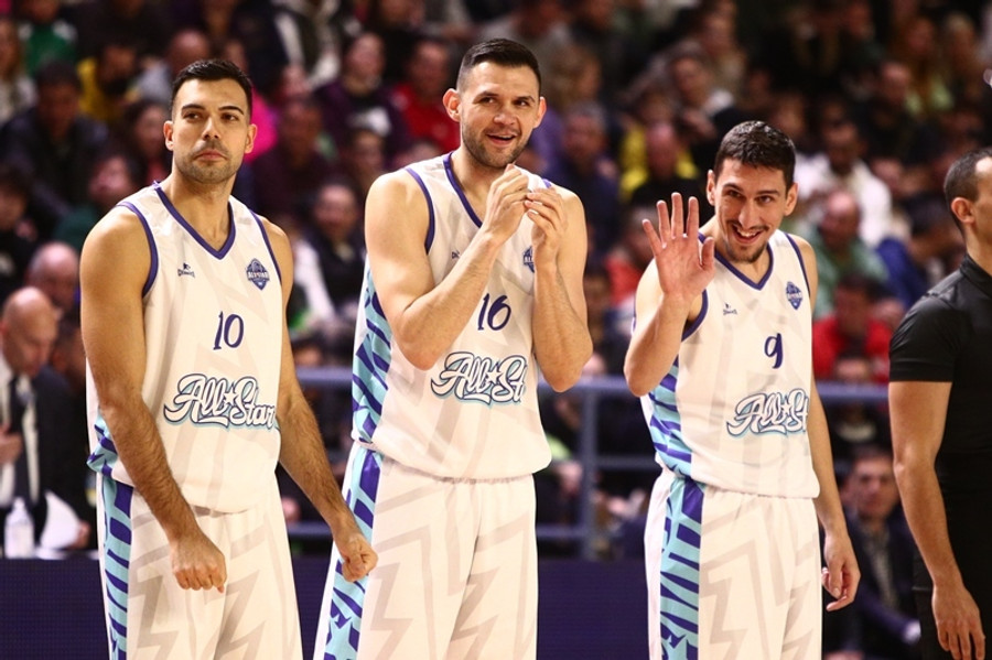 Με τις κορούλες τους στο All-Star Game Σλούκας-Παπανικολάου (videos)