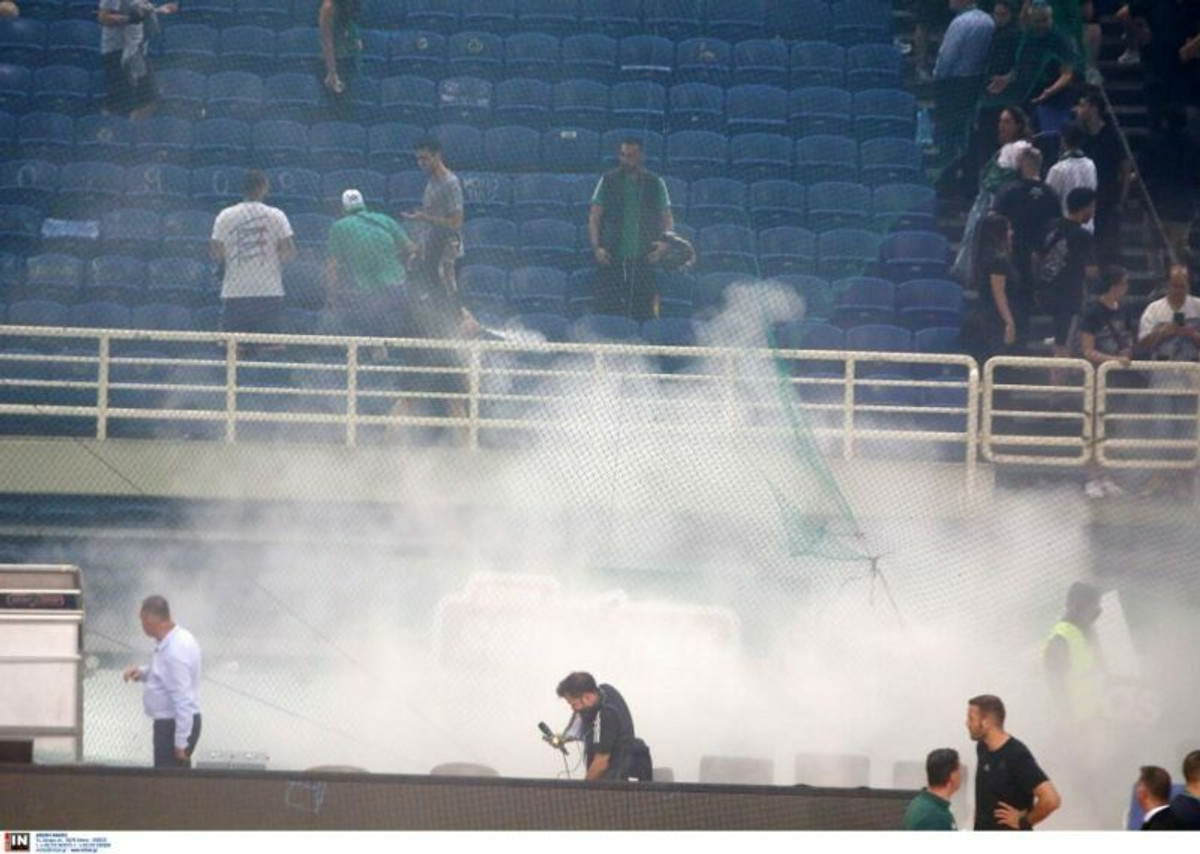 Επεισόδια με τα ΜΑΤ στο ΟΑΚΑ (pics)