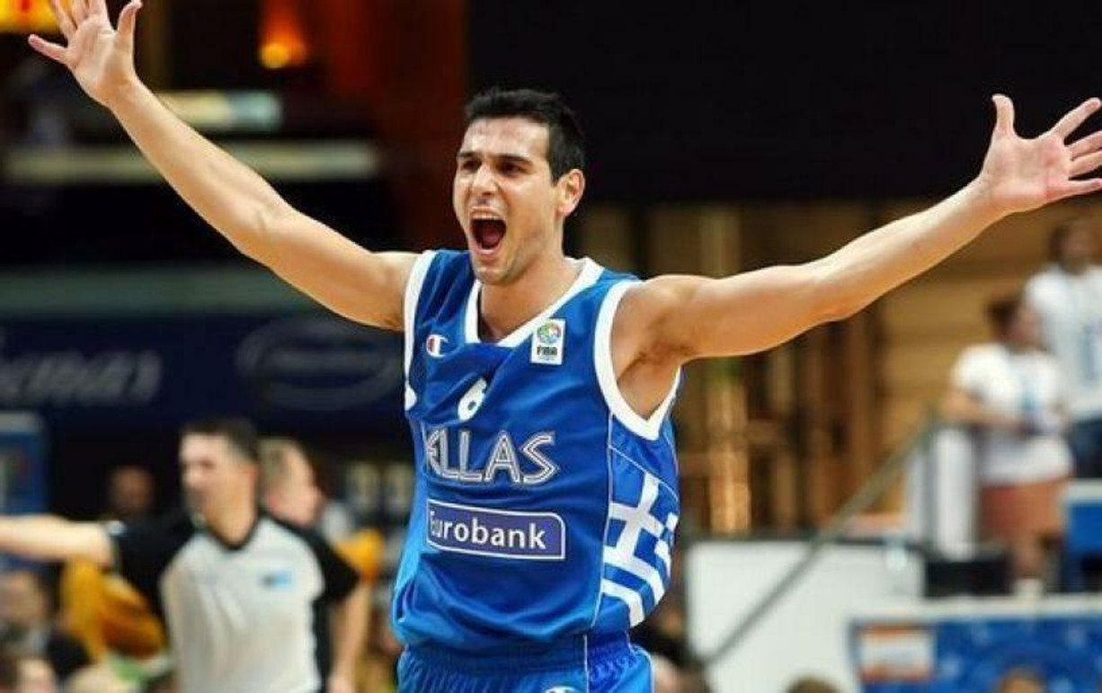 Τέλος καριέρας και για τον τεράστιο Νίκο Ζήση (pics)
