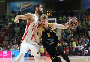 Τρομερός Ερυθρός, &#039;&#039;προσγείωσε&#039;&#039; τη Χίμκι με &#039;&#039;Πέρπε&#039;&#039;, Σίμανιτς και Μπάρον! (pics &amp; vid)
