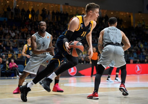 Με το πόδι στο γκάζι η Χίμκι Μόσχας 108-79 τη Βιλερμπάν