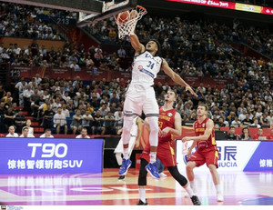 Παγκόσμιο Κύπελλο, Top-5, Ημέρα 2η: &#039;&#039;Giannis destroys the rim!&#039;&#039; (vid)