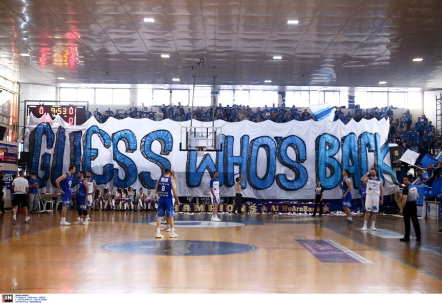 Στα γιορτινά &quot;ντυμένος&quot; ο Πλάτωνας για τη φιέστα του Ιωνικού (gallery)