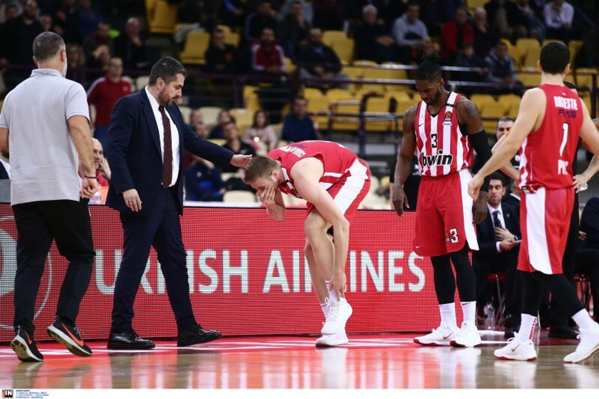 Χειρουργείο για Χαραλαμπόπουλο, δύο μήνες εκτός! (pics)