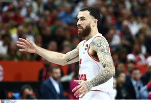 Euroleague: Ο Τζέιμς σπάει τα κοντέρ!