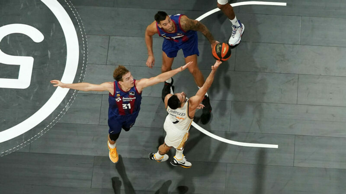 Supercopa: Τα highlights του Μπαρτσελόνα-Ρεάλ 80-90 (vid)