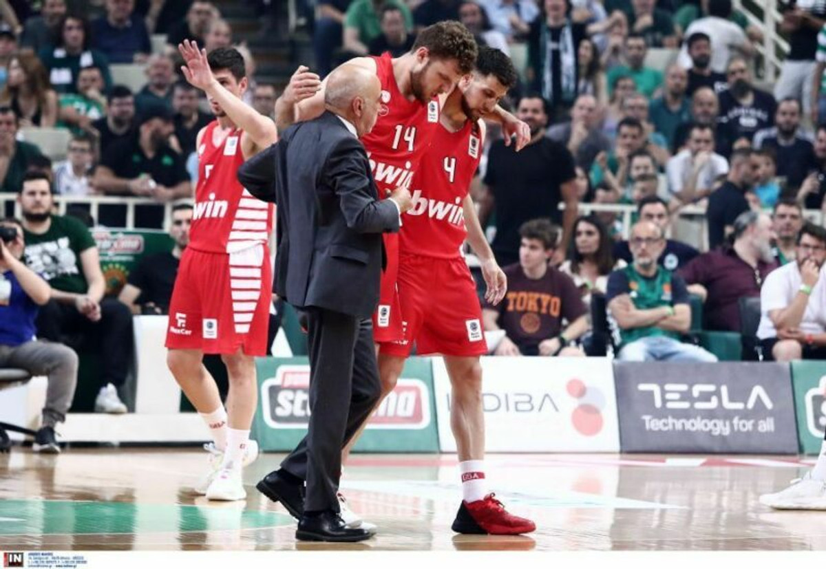 Ολυμπιακός: Στο ιατρικό για μαγνητική ο Βεζένκοφ