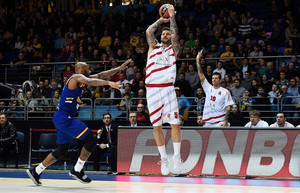 Τα γκρέμισε όλα στο τέλος η Χίμκι Μόσχας, 90-88 η Αρμάνι Μιλάνο (pics)